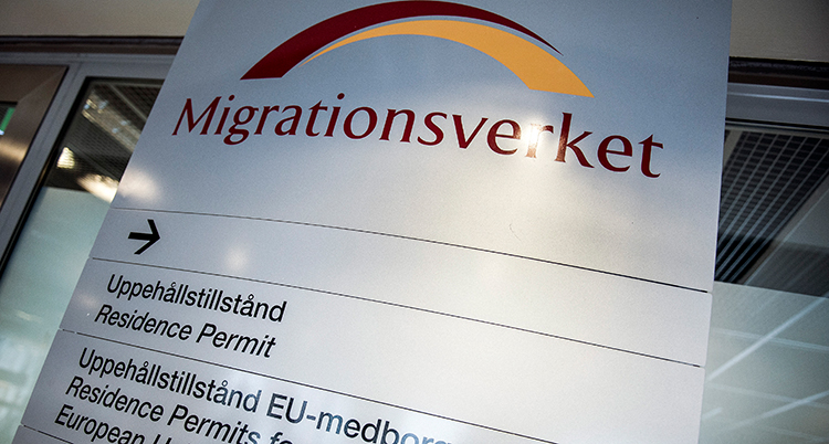 En skylt där det står Migrationsverket.