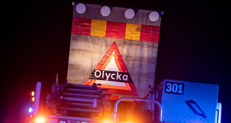 En triangel som varnar för en olycka.