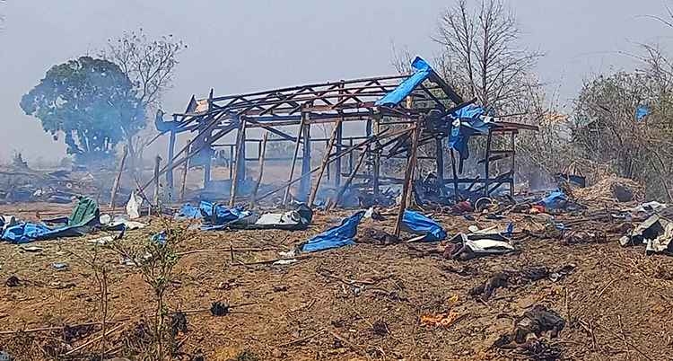 skalet av en byggnad efter attacken.