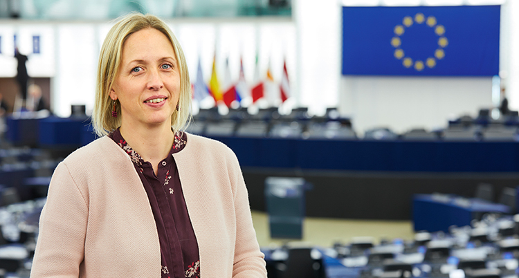 Guteland i EU-parlamentets stora sal.