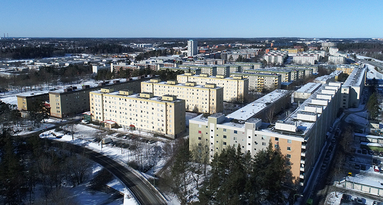 bild från luften över ett område med höghus.