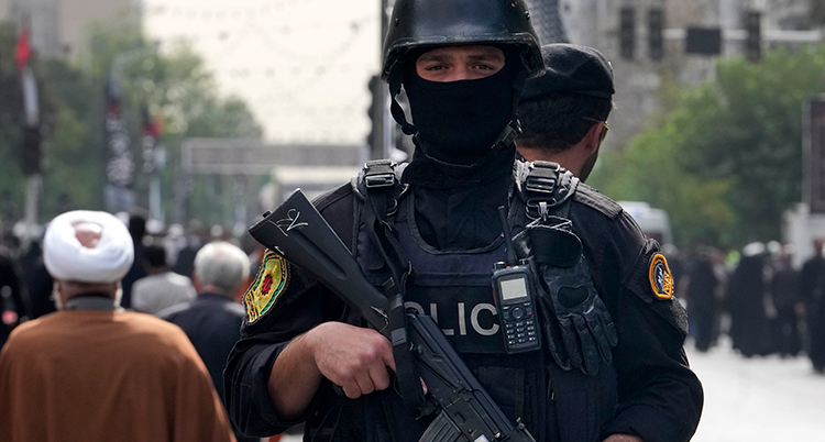 En polis i iran.