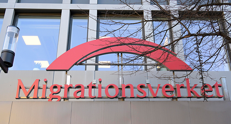Migrationsverkets kontor och skylt.