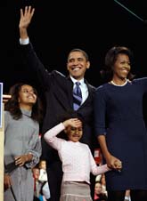 Barack Obama är glad över segern i provvalet i Iowa. Foto: Spencer Green/Scanpix