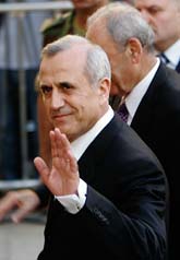 Libanon fick en ny president i helgen. Han heter Michel Suleiman. Foto: Hussein Malla/Scanpix