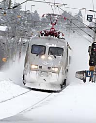 Kylan och snön stoppar hälften av alla tåg i Sverige. Foto: Johan Nilsson/Scanpix