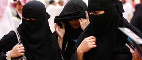 Kvinnor i Saudiarabien ska få rätt att rösta i val. Foto: Hassan Ammar/Scanpix