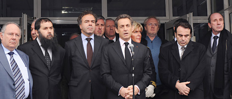 Nicolas Sarkozy lovar att mördaren ska gripas. Foto: Scanpix