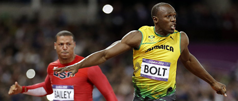 Usain Bolt springer i mål på 9,63 sekunder i OS-finalen. FOTO: Anja Niedringhaus/SCANPIX