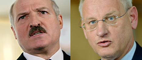 Vitrysslands president Aleksander Lukasjenko och Sveriges utrikesminister Carl Bildt är arga på varandra. FOTON: Sergei Grits och Henrik Montgomery/SCANPIX