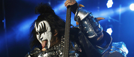 Gene Simmons i Kiss under en spelning i Mexiko för ett par veckor sedan. Foto: Marco Ugarte/Scanpix