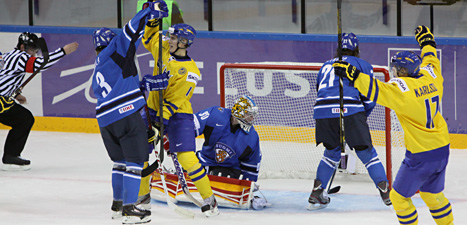 Sveriges juniorer vann matchen mot Finland. Foto: Maxim Andreev/Scanpix.