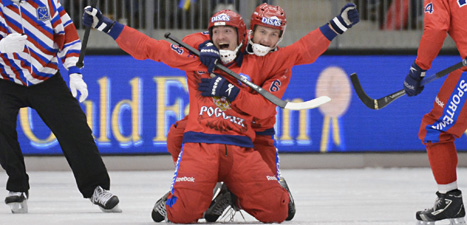 Ryska spelare jublar över VM-guldet. Foto: Anders Wiklund/Scanpix.