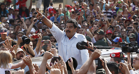 Nicolas Maduro talar på ett valmöte i Venezuela. Foto: Ariana Cubillos/Scanåix.