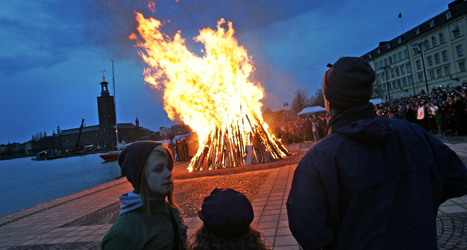En majbrasa från förra året. Foto: Jonas Ekströmer/Scanpix.