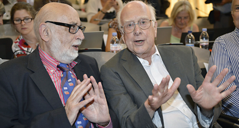 Francois Englert och Peter Higgs får årets Nobelpris i fysik.
Foto: Martial Trezzini/TT