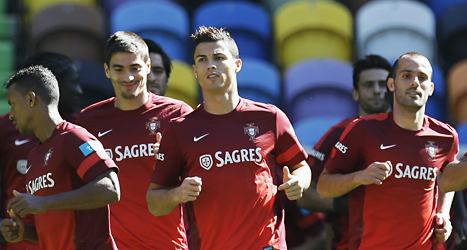 Cristiano Ronaldo och de andra stjärnorna i Portugal som blir Sveriges motståndare i sista kvalet till VM. Foto: Armando Franca /TT