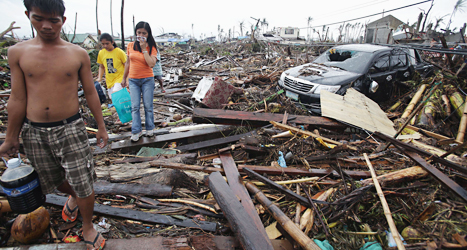 Staden Tacloban förstördes helt av ovädret. Minst 10 tusen människor i staden dog. Foto: Aaron Favila/TT.