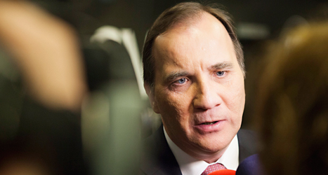 Socialdemokraternas ledare Stefan Löfven är arg på regeringen. Foto: TT