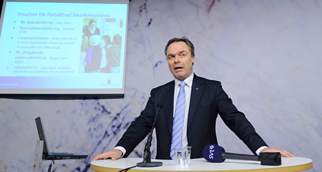 Utbildningsminister Jan Björklund berättar om en av Pisa-testerna. Foto: Anders Wiklund /TT