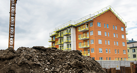 Socialdemokraterna har lovat att bygga flera tusen nya hus med lägenheter. Foto: TT