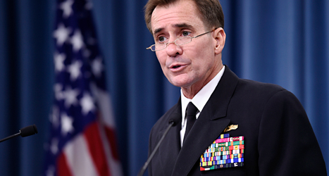 Den amerikanske militären John Kirby berättar om USAs attack mot terroristerna i Syrien. Foto: Susan Walsh/TT