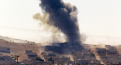 Em bomb har sprängts i staden Kobane i Syrien. Foto: Lefteris Pitarakis/TT.