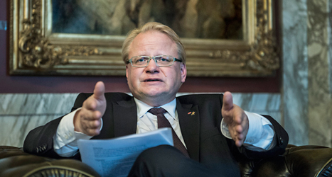 Peter Hultqvist är försvarsminister i Sverige. Foto: TT