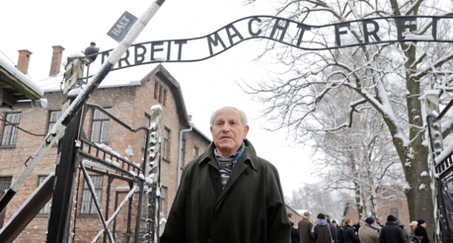 En fånge som överlevde i Auschwitz