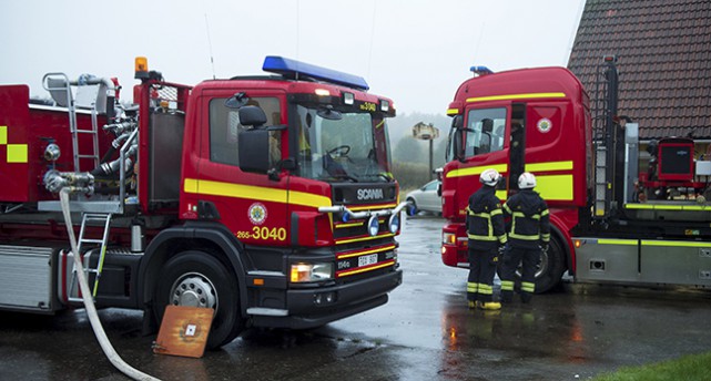 Två brandbilar.
