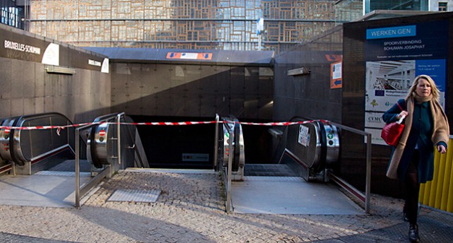En avspärrad tunnelbanenedgång i Bryssel.