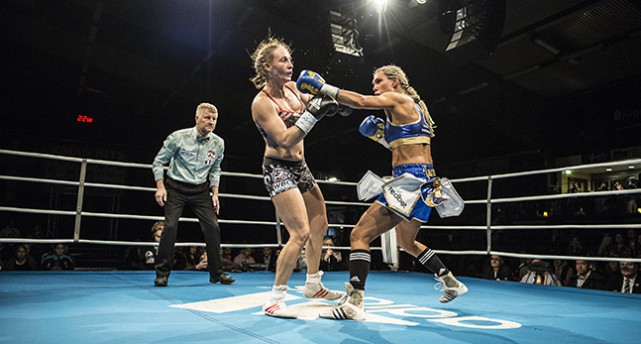 Mikaela Laruén i boxningsringen.