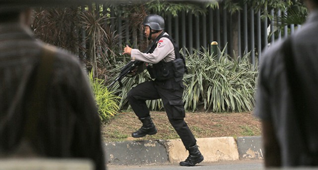 En polis i Jakarta