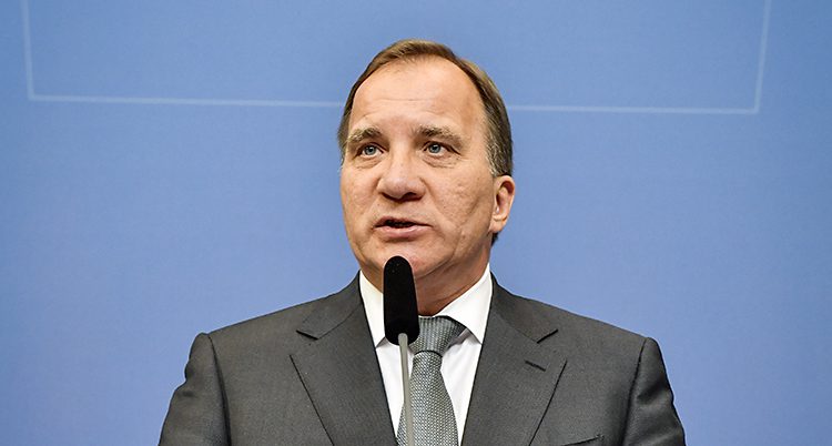 Stefan Löfven i talarstolen.