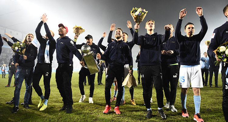 Malmös spelare firar att de vunnit guld