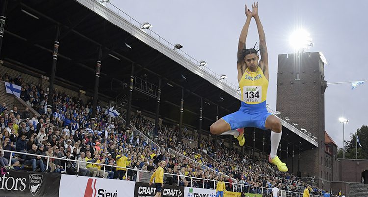 Michel Tornéus hoppar längd