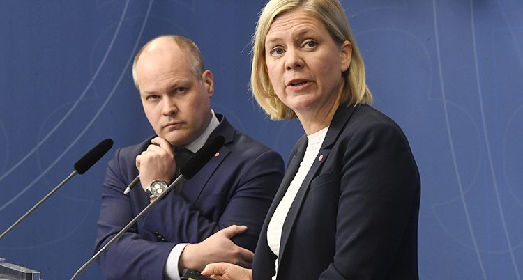 Ministrarna Magdalena Andersson och Morgan Johansson