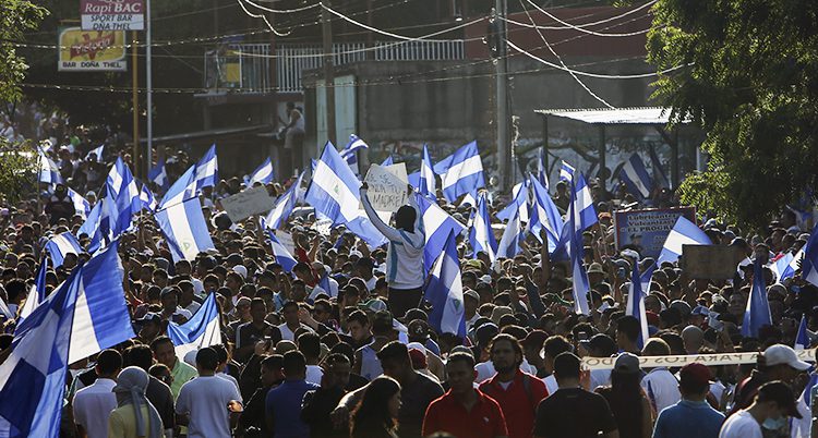 Människor demonstrerar i Nicaragua