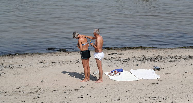 Folk på stranden i Båstad