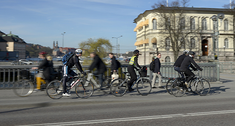 Cyklister och gående