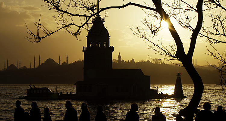 Staden Istanbul på kvällen.