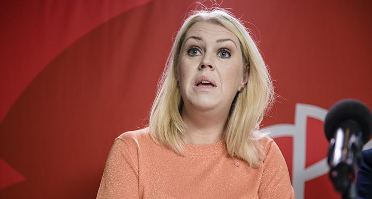 Ministern Lena Hallengren
