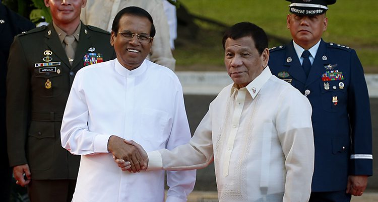 Sri Lankas president Sirisena tillsammans med Filippinernas ledare Duterte