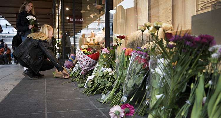 Blommor på Drottninggatan.