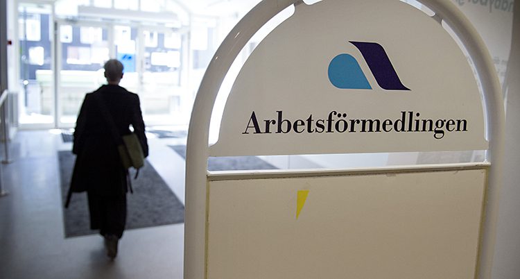 En skylt som det står på Arbetsförmedlingen på.