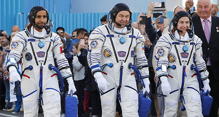Jessica Meir och de två andra som åkte till rymden.