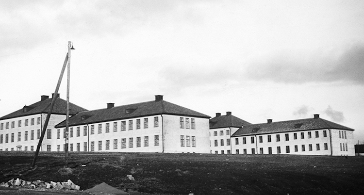 En svartvit bild på byggnaden Vipeholm.