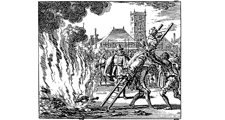 En tecknad bild i svartvitt. En kvinna är bunden på en stege och den fälls mot ett brinnande bål på ett torg.