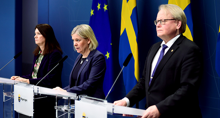 Ann Linde, Magdalena Andersson och Peter Hultqvist från regeringen.