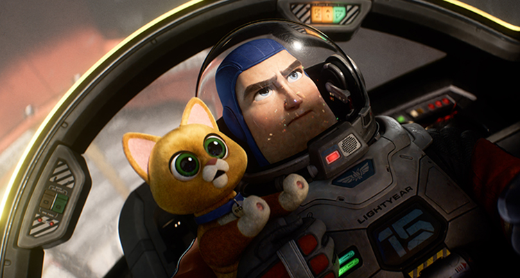 En animerad katt sitter bredvid en animerad man i en rymddräkt. De är i en cockpit.